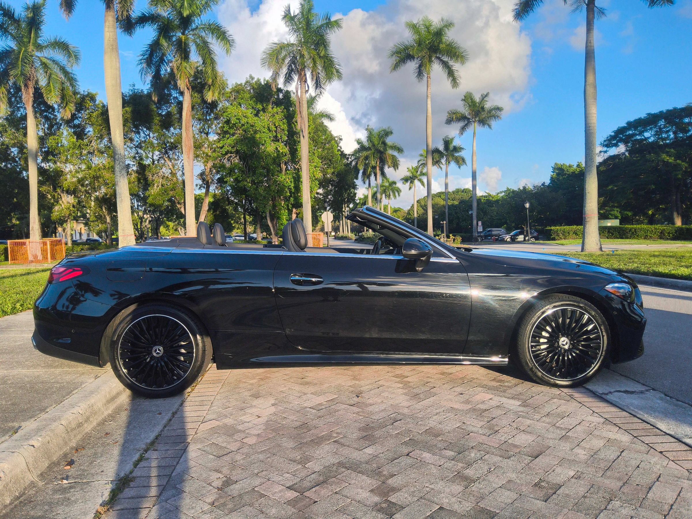 Used 2025 Mercedes-Benz CLE 300 4MATIC Cabriolet image 16