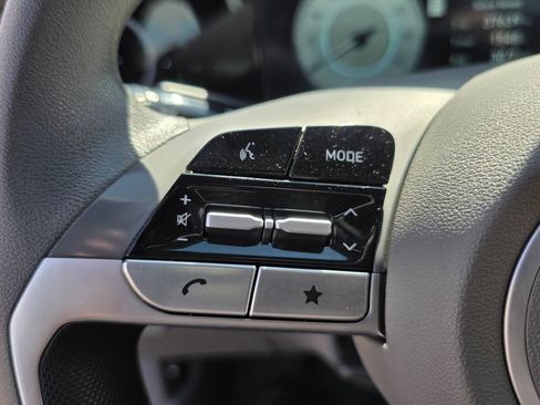 Certified 2024 Hyundai Elantra SEL image 22