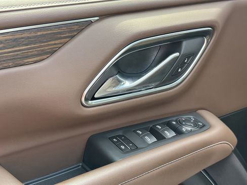 Used 2024 Chevrolet Tahoe High Country w/ Premium Package image 12