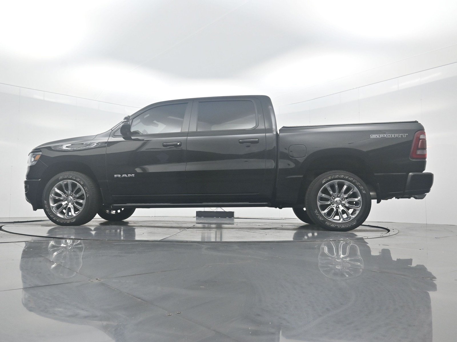 Used 2023 RAM 1500 Laramie AWD/4WD image 31