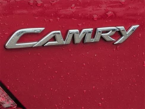 Used 2014 Toyota Camry L image 13