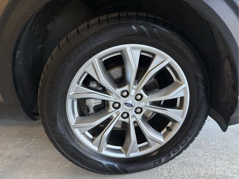 Used 2021 Ford Explorer XLT w/ Equipment Group 202A AWD/4WD image 46