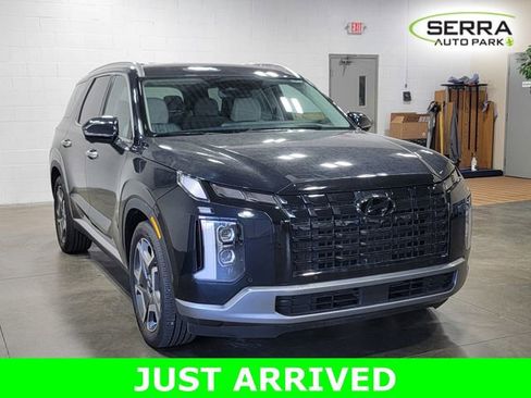 Used 2024 Hyundai Palisade Limited image 4