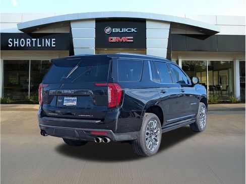 Used 2023 GMC Yukon Denali Ultimate AWD/4WD image 3