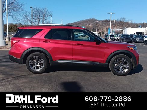 Used 2024 Ford Explorer XLT w/ Equipment Group 202A image 2