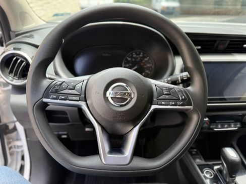 Used 2021 Nissan Kicks SV FWD image 14