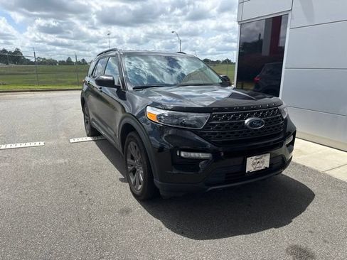 Used 2024 Ford Explorer XLT w/ Equipment Group 202A AWD/4WD image 1