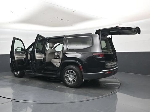Used 2022 Jeep Wagoneer Series I AWD/4WD image 49