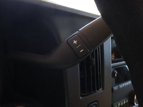 Used 2022 Chevrolet Express 3500 w/ Driver Convenience Package image 25