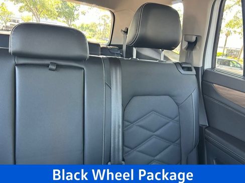 Used 2024 Volkswagen Atlas SE FWD image 14