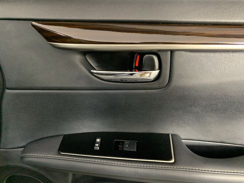 Used 2018 Lexus ES 350 w/ Navigation System Package FWD image 39