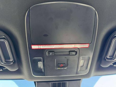 Used 2025 Toyota Camry SE AWD/4WD image 33