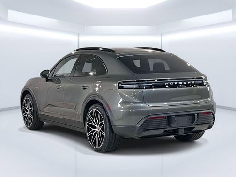 New 2026 Porsche Macan 4 Electric image 7