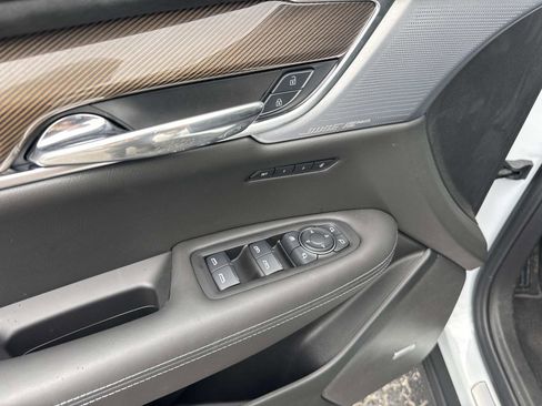 New 2025 Cadillac XT6 Premium Luxury w/ Platinum Package image 17