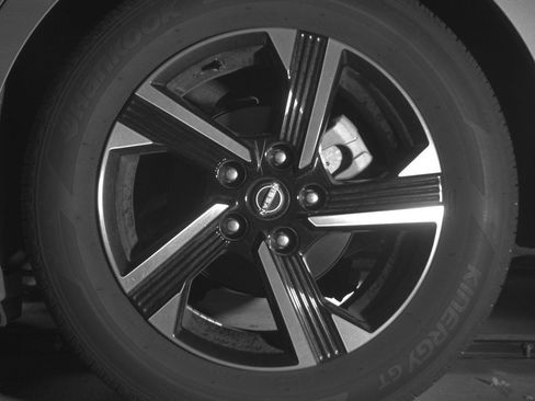 Used 2025 Nissan Sentra SV image 14