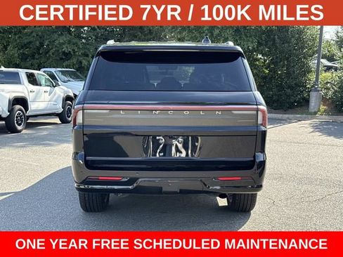 Used 2025 Lincoln Navigator L Reserve AWD/4WD image 3