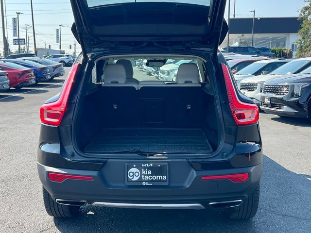 Used 2020 Volvo XC40 T5 Inscription w/ Protection Package Premier AWD/4WD image 8