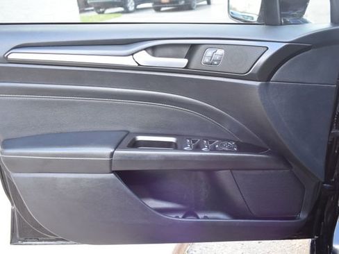 Used 2019 Ford Fusion Titanium FWD image 17