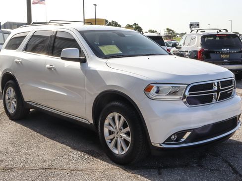 Used 2019 Dodge Durango SXT AWD/4WD image 3