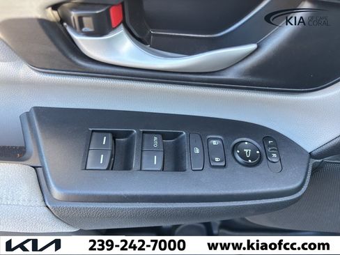 Used 2018 Honda CR-V LX image 17