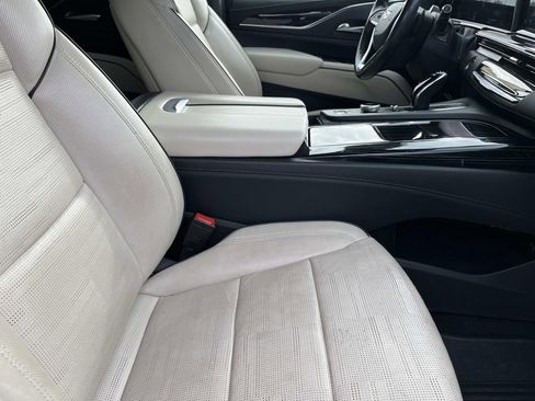 Used 2021 Cadillac Escalade Sport w/ Driver Assist Tech Package image 24