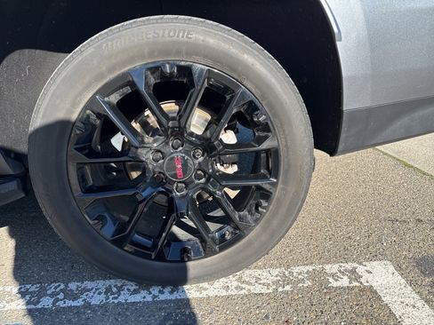 Used 2022 GMC Yukon SLE image 23