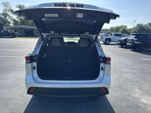 Used 2023 Toyota Highlander Bronze Edition image 40