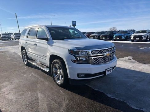 Used 2017 Chevrolet Tahoe LT w/ LT Signature Package image 4