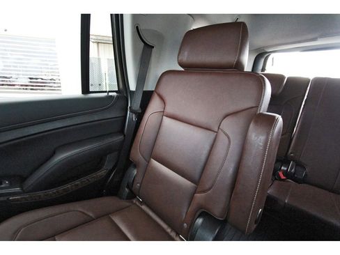 Used 2020 Chevrolet Tahoe Premier w/ Premier Plus Edition RWD image 14
