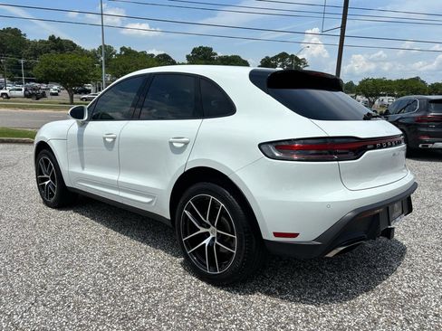 Used 2024 Porsche Macan AWD/4WD image 4