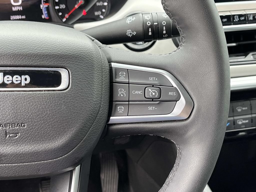 Used 2025 Jeep Compass Limited AWD/4WD image 30