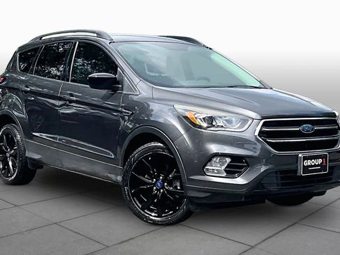 Used 2018 Ford Escape SE w/ SE Sport Appearance Package AWD/4WD image 3