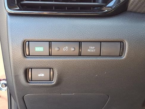 Certified 2025 Nissan Sentra SV w/ SV Premium Package FWD image 14