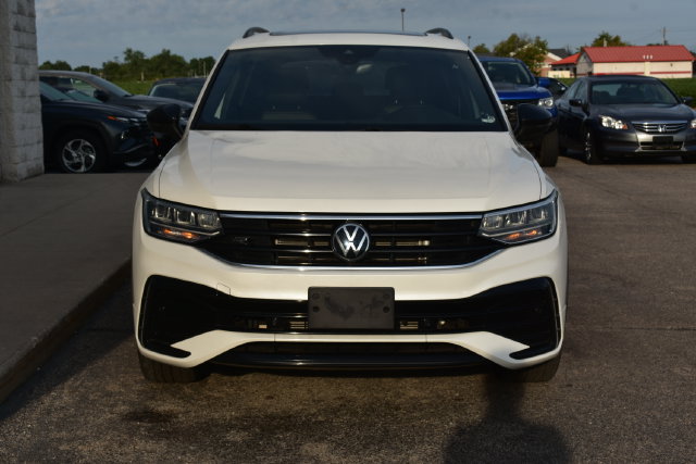 Used 2024 Volkswagen Tiguan SE R-Line AWD/4WD image 13
