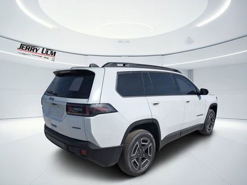 New 2026 Jeep Cherokee Laredo AWD/4WD image 4