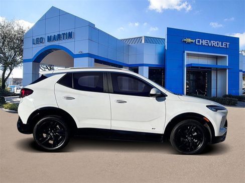 Used 2025 Buick Encore GX Sport Touring w/ Comfort Package image 4