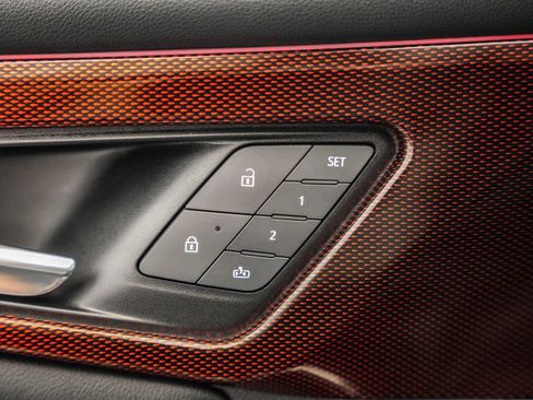 Used 2024 Chevrolet Traverse RS FWD image 45