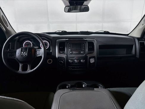 Used 2018 RAM 1500 ST AWD/4WD image 12