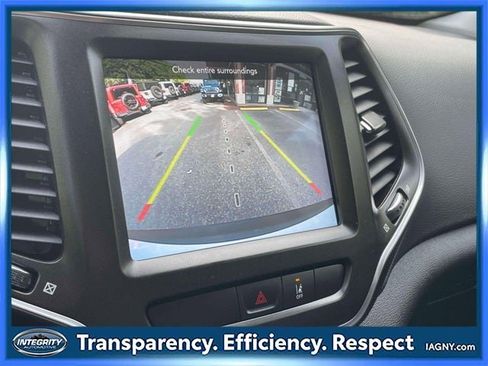 Used 2022 Jeep Cherokee Trailhawk image 28