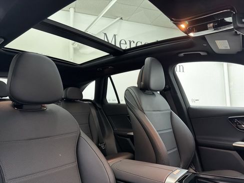 Used 2026 Mercedes-Benz GLC 300 image 29