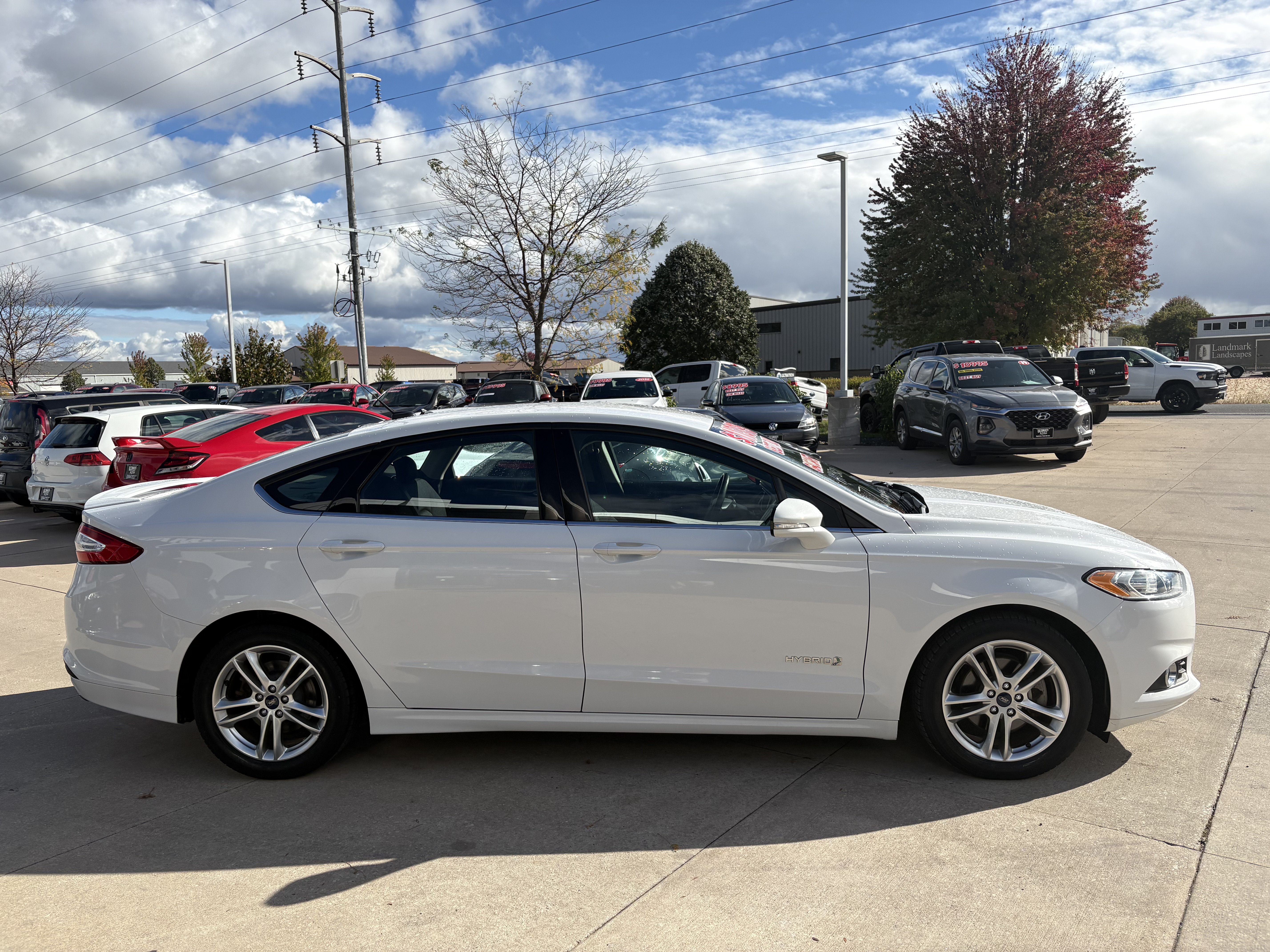 Used 2016 Ford Fusion SE w/ SE Cold Weather Package FWD image 3