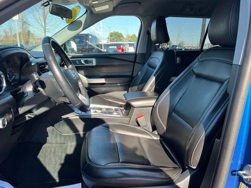 Used 2022 Ford Explorer XLT w/ Equipment Group 202A image 23