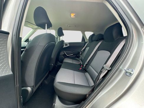 Used 2025 Kia Soul LX w/ LX Technology Package image 19