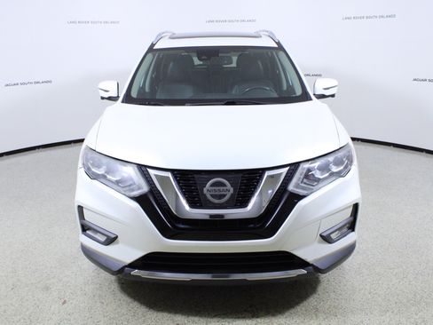 Used 2017 Nissan Rogue SL w/ SL Premium Package image 2