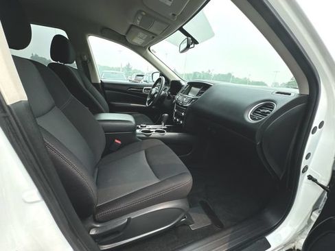 Used 2019 Nissan Pathfinder SV AWD/4WD image 28