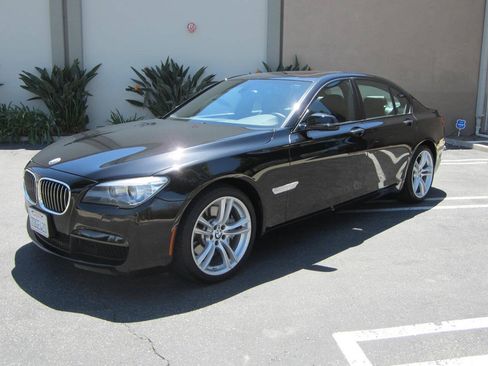 Used 2013 BMW 750i RWD image 7