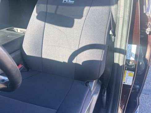 Used 2018 Ford F150 XLT w/ Equipment Group 302A Luxury image 4