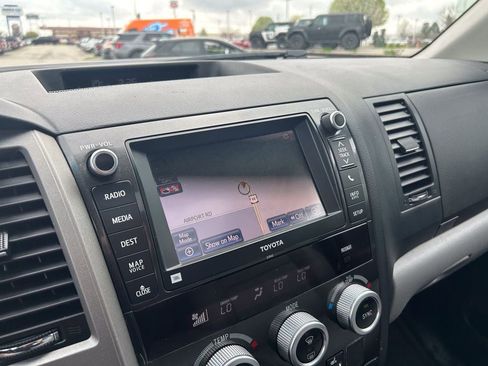 Used 2013 Toyota Sequoia Limited AWD/4WD image 28