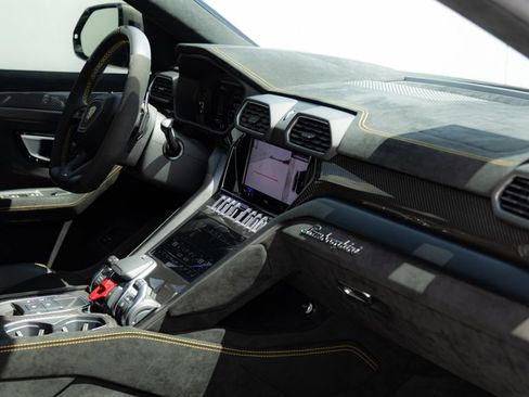 Used 2023 Lamborghini Urus Performante AWD/4WD image 10