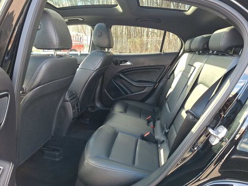 Used 2020 Mercedes-Benz GLA 250 4MATIC image 11